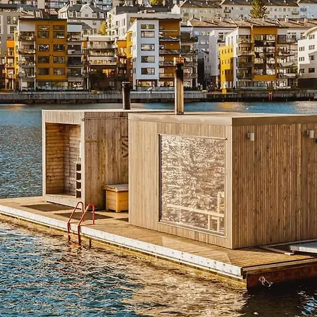 Dinbnb I Characteristic Townhouse With Bathtub Bergen