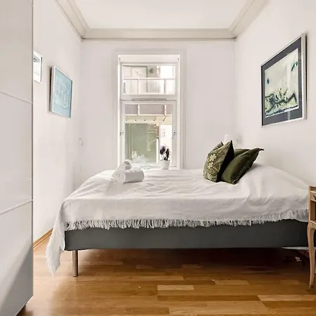 Dinbnb I Characteristic Townhouse With Bathtub