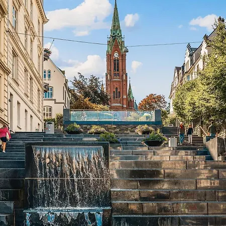 Apartmán Dinbnb I Characteristic Townhouse With Bathtub